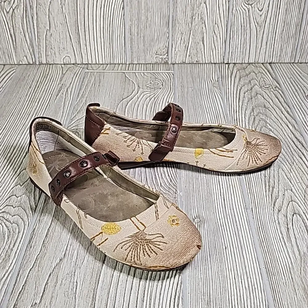OTBT Brea Mushroom Mary Jane Embroidery Flats Womens Size 6.5 NEW
